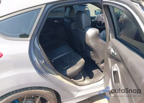 2016 Ford Focus Rs из США, поврежденный, VIN WF0DP3TH2G4117451